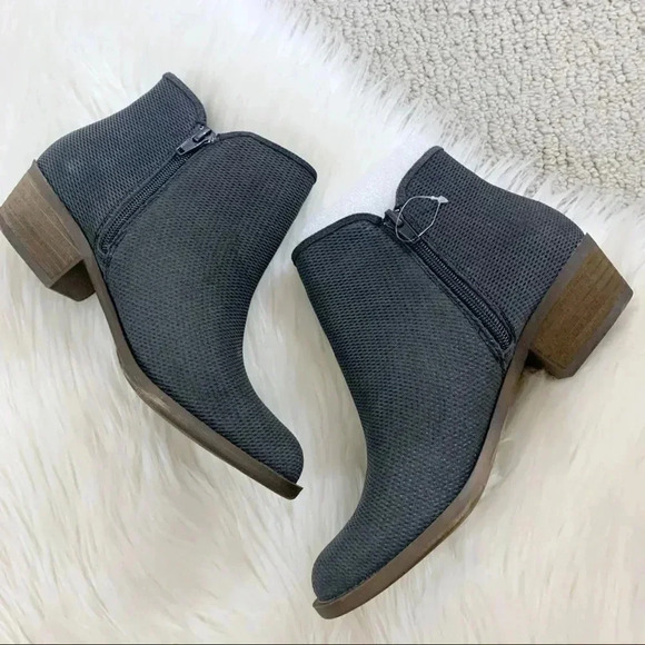 NWOT Kensie Gerona Booties - Picture 4 of 14